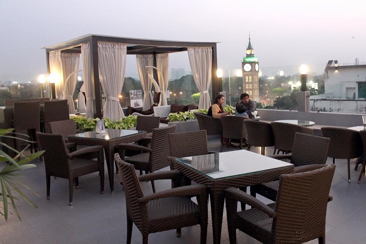 City Lights & Sunsets These Rooftop Restaurants In Kolkata Have JawDropping Views