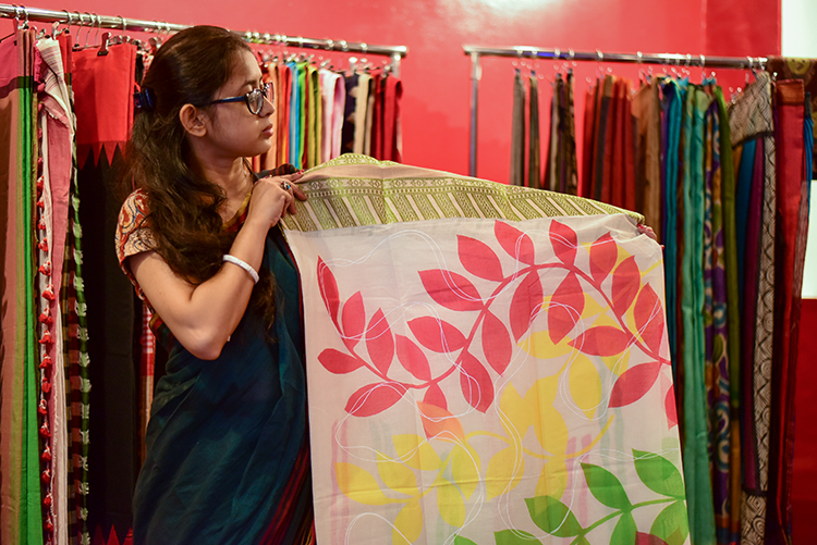 Head To Shalmalini In Lajpat Nagar For Handloom Sarees And Blouses