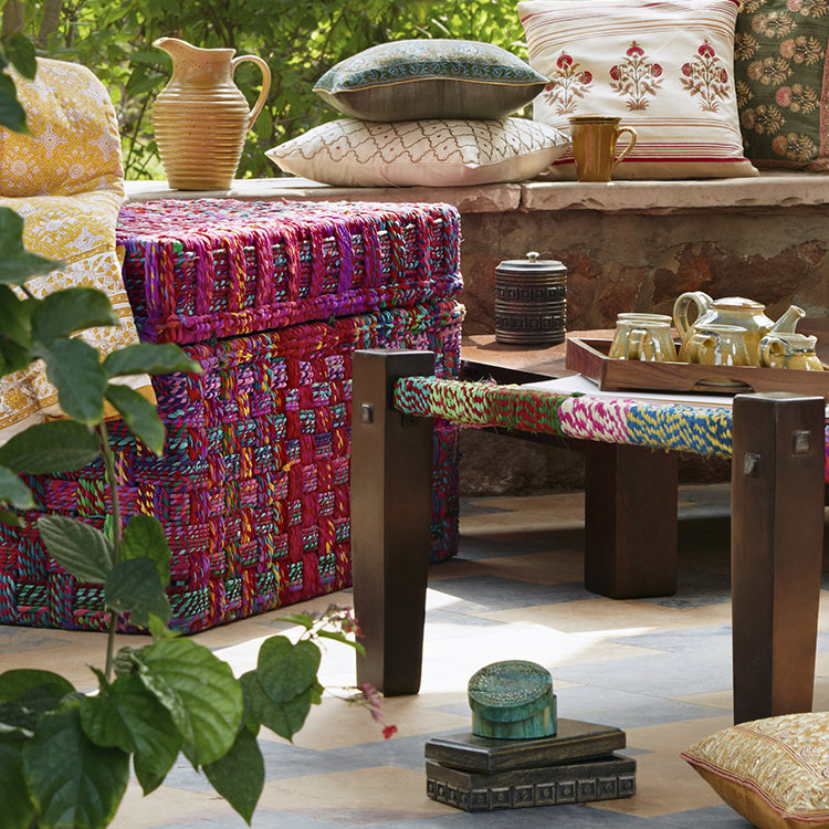 101016_brightfurniture_pieces