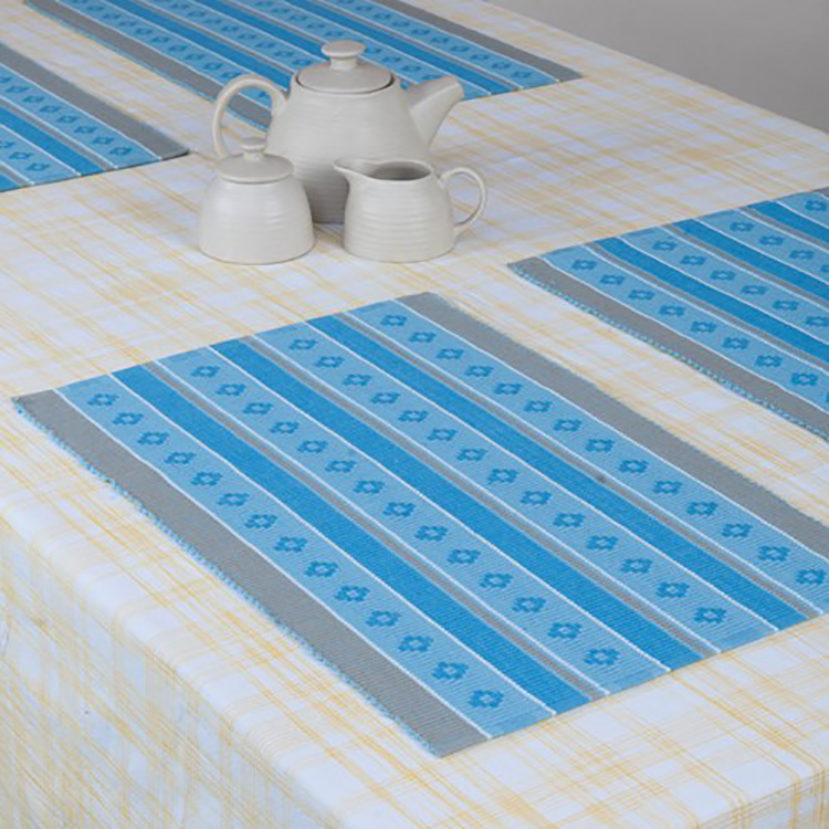 101016_table-linen