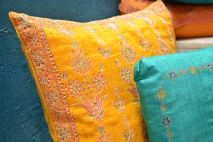 201016_fab-india_festivecushions