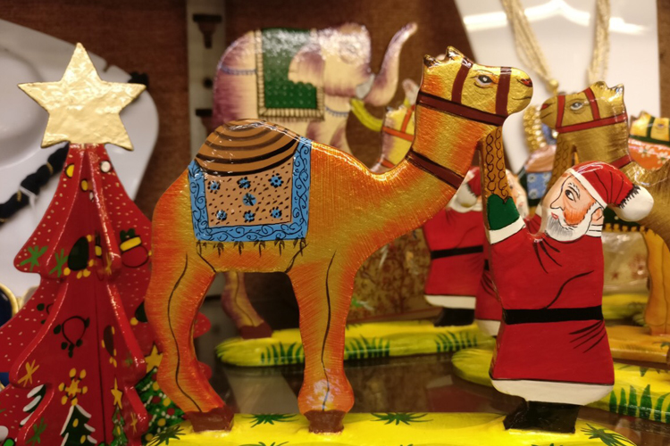 Christmas reef These Kashmiri Papier Mache Baubles Will Set Your Christmas Tree Apart