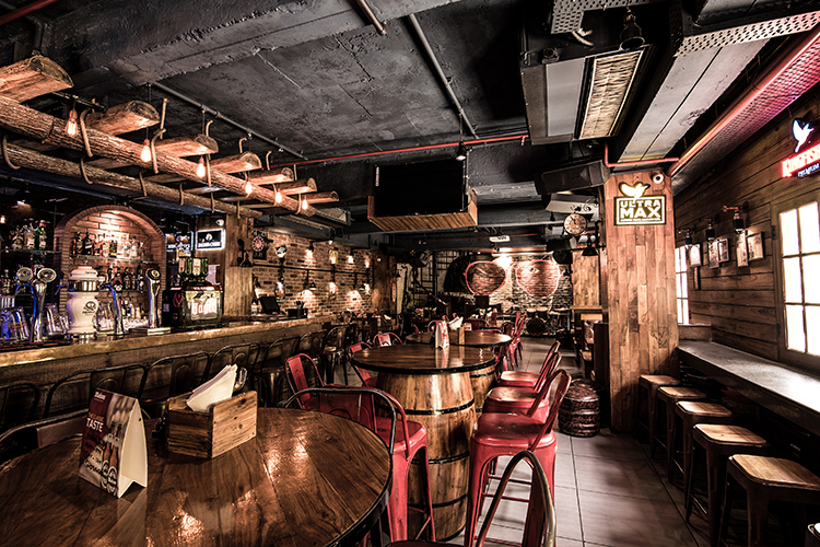 Visit Lantern's Kitchen & Bar This Weekend For Live Music & Red Wine Bantas LBB, Delhi