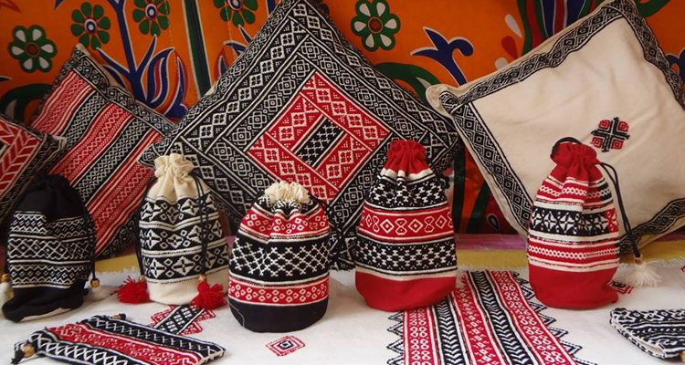 A hundred hands collective exhibition happening at millers road