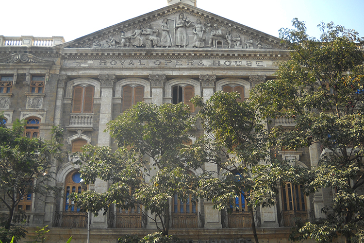 Photo source: Viraj via Wikimedia Commons (CC BY-SA 3.0)