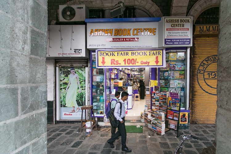 It's Confirmed This Fort Bookstore Has The Best Deals And Steals In