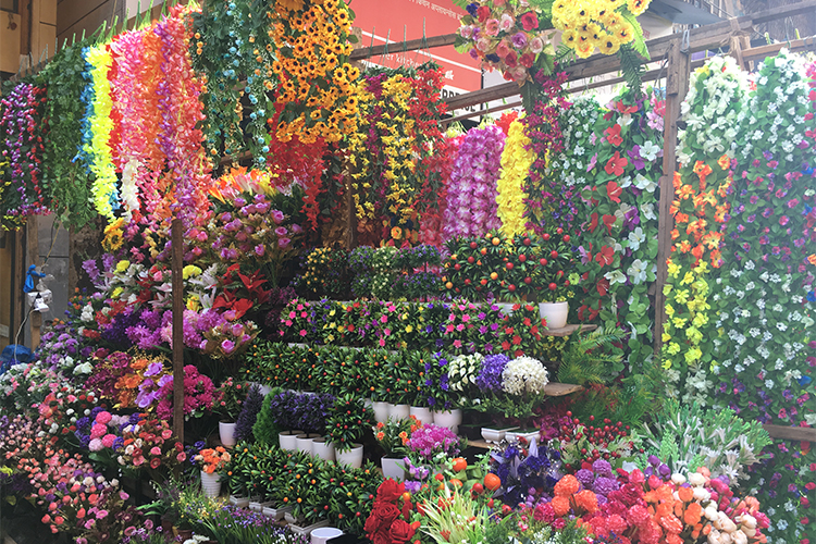 Can't Keep A Plant Alive? Keep it Real With Fake Flowers From Crawford