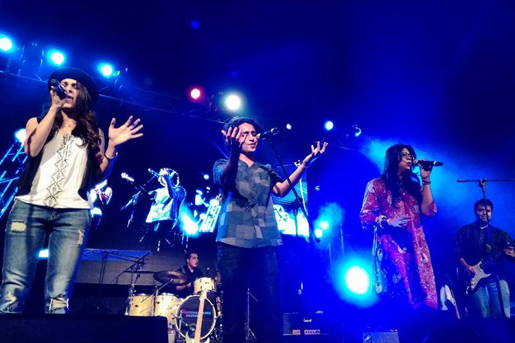 13122016_mahindrablues3