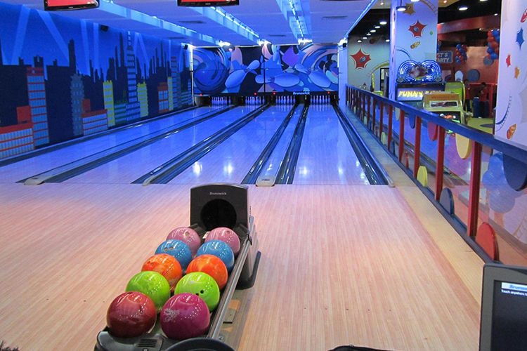 Date Night Picks: Bowling Alleys In Mumbai For The Competitive Couples