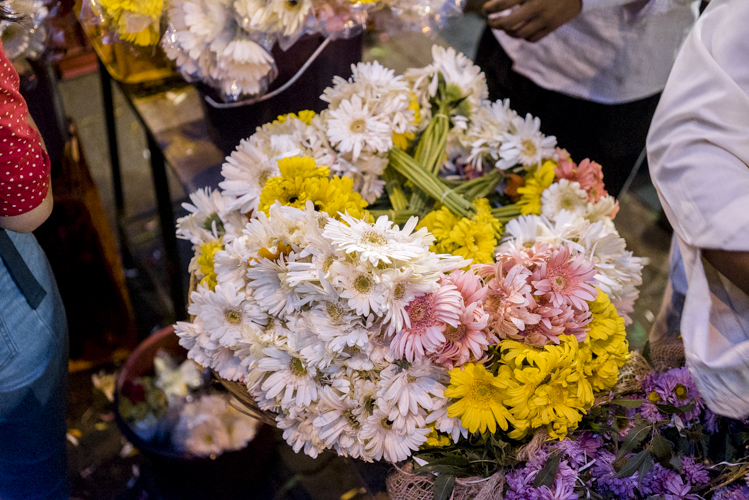 LBBPhotoStory Lilies And Roses Under INR 50? Only At The Dadar Flower